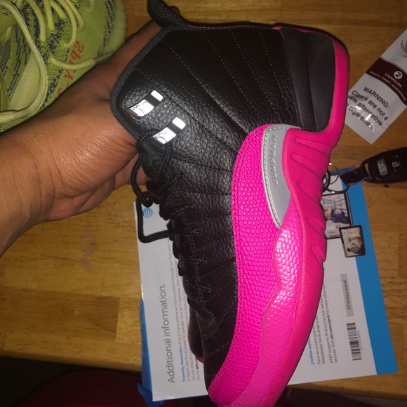 Jordan 12 size 5y. - Picture 2 of 6